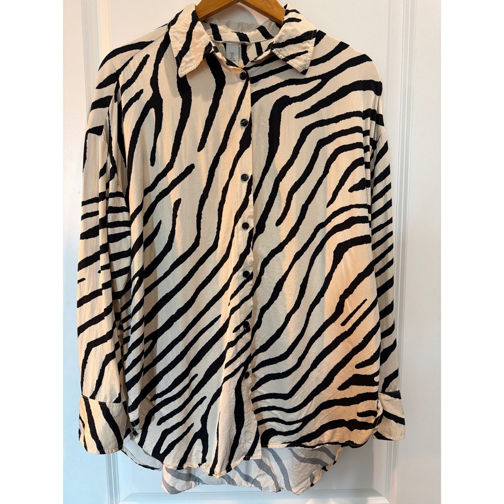 H&M Zebra Print Button Down Womens Small Oversized Rayon Long Sleeve Blouse